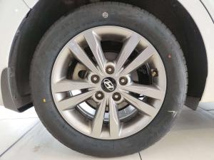 Hyundai Elantra 1.6 Executive - Image 10