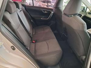 Toyota RAV4 2.0 GX CVT - Image 11