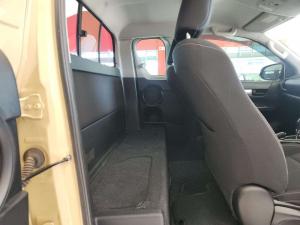 Toyota Hilux 2.4 GD-6 RB Raider automaticE/CAB - Image 11