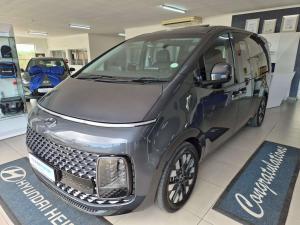Hyundai Staria 2.2D Luxury automatic - Image 1