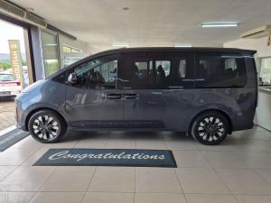 Hyundai Staria 2.2D Luxury automatic - Image 4