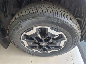Nissan Navara 2.5DDTI LE/LE Plus automatic D/C - Image 13