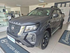 Nissan Navara 2.5DDTI LE/LE Plus automatic D/C - Image 1