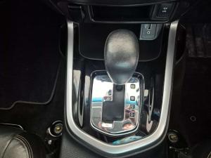 Nissan Navara 2.5DDTI LE/LE Plus automatic D/C - Image 20