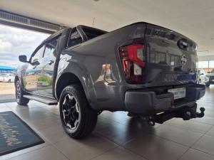 Nissan Navara 2.5DDTI LE/LE Plus automatic D/C - Image 5