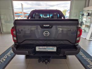 Nissan Navara 2.5DDTI LE/LE Plus automatic D/C - Image 6