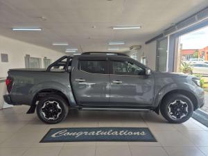Nissan Navara 2.5DDTI LE/LE Plus automatic D/C - Image 8