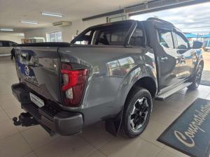 Nissan Navara 2.5DDTI LE/LE Plus automatic D/C - Image 9