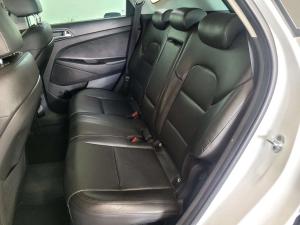 Hyundai Tucson 2.0 Elite automatic - Image 12