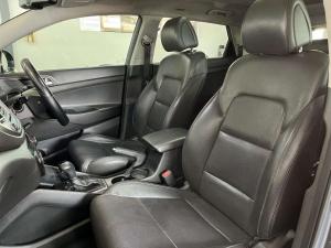 Hyundai Tucson 2.0 Elite automatic - Image 10