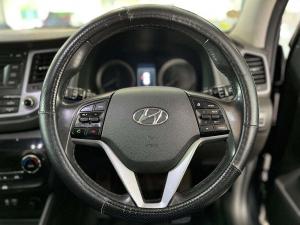 Hyundai Tucson 2.0 Elite automatic - Image 12