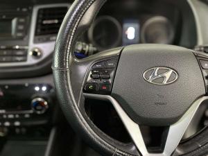 Hyundai Tucson 2.0 Elite automatic - Image 17