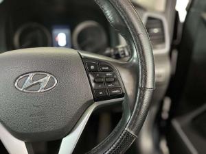 Hyundai Tucson 2.0 Elite automatic - Image 18