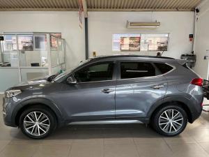 Hyundai Tucson 2.0 Elite automatic - Image 3