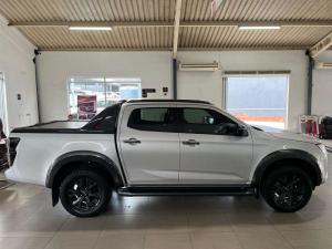 Isuzu D-MAX 3.0 Ddi V-CROSS HR automatic D/C - Image 6