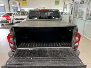 Nissan Navara 2.5DDTI LE/LE Plus automatic D/C - Image 5