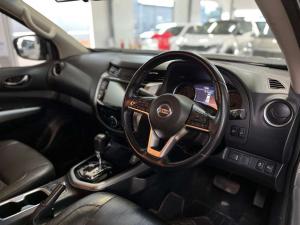 Nissan Navara 2.5DDTI LE/LE Plus automatic D/C - Image 8