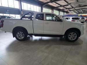 Isuzu D-MAX 1.9 Ddi HR LS automatic E-CAB - Image 4