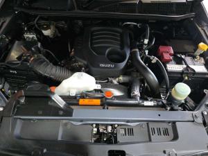 Isuzu D-MAX 1.9 Ddi HR X-RIDER automatic D/C - Image 20