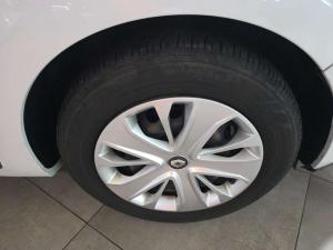 Renault Clio IV 900T Authentique 5-Door - Image 16