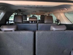 Toyota Fortuner 4.0 V6 4X4 automatic - Image 13