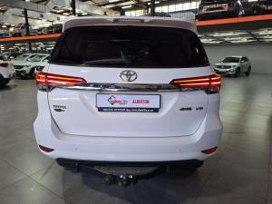 Toyota Fortuner 4.0 V6 4X4 automatic - Image 7