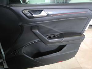Volkswagen T-ROC 2.0 TSI 4M R-LINE DSG - Image 15
