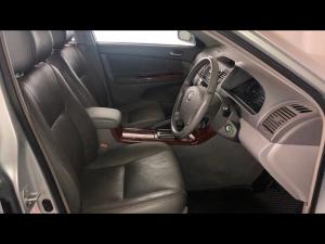 Toyota Camry 2.4 GLi - Image 10