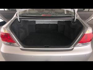 Toyota Camry 2.4 GLi - Image 13