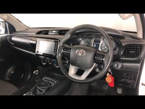 Toyota Hilux 2.4GD-6 single cab Raider manual - Image 6