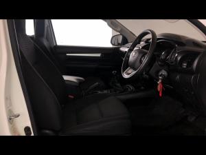 Toyota Hilux 2.4GD-6 single cab Raider manual - Image 10