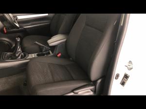 Toyota Hilux 2.4GD-6 single cab Raider manual - Image 11