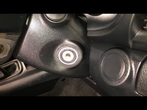 Toyota Hilux 2.4GD-6 single cab Raider manual - Image 16