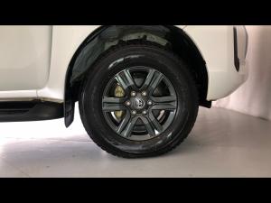 Toyota Hilux 2.4GD-6 single cab Raider manual - Image 17