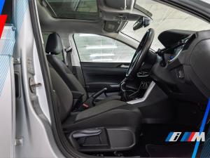 Volkswagen Polo hatch 1.0TSI Life manual - Image 11