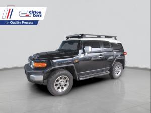 Toyota L/CRUISER FJ 4.0 V6 Sport Cruiser - Image 1