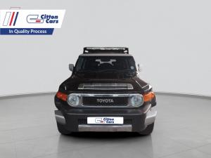 Toyota L/CRUISER FJ 4.0 V6 Sport Cruiser - Image 2