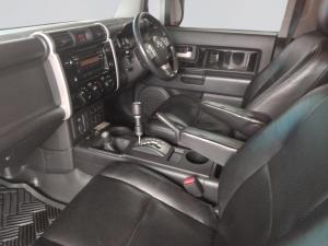 Toyota L/CRUISER FJ 4.0 V6 Sport Cruiser - Image 3