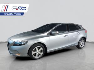 Volvo V40 T3 Kinetic - Image 1