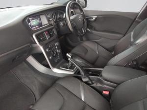 Volvo V40 T3 Kinetic - Image 3