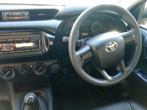 Toyota Hilux 2.4GD (aircon) - Image 6