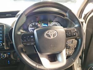 Toyota Hilux 2.8GD-6 double cab Raider auto - Image 8