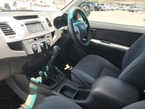 Toyota Hilux 3.0D-4D Xtra cab 4x4 Raider Dakar edition - Image 7