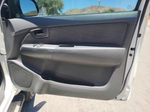 Toyota Hilux 3.0D-4D Xtra cab 4x4 Raider Dakar edition - Image 23