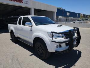 Toyota Hilux 3.0D-4D Xtra cab 4x4 Raider Dakar edition - Image 1