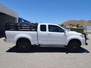 Toyota Hilux 3.0D-4D Xtra cab 4x4 Raider Dakar edition - Image 3
