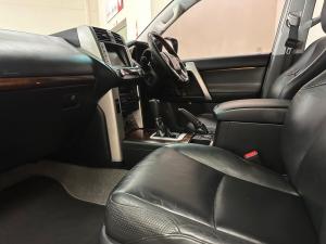 Toyota Land Cruiser Prado 4.0 VX - Image 7