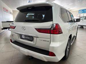 Lexus LX 450d - Image 2