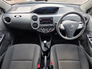Toyota Etios hatch 1.5 Sprint - Image 6
