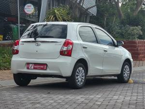 Toyota Etios hatch 1.5 Sprint - Image 2
